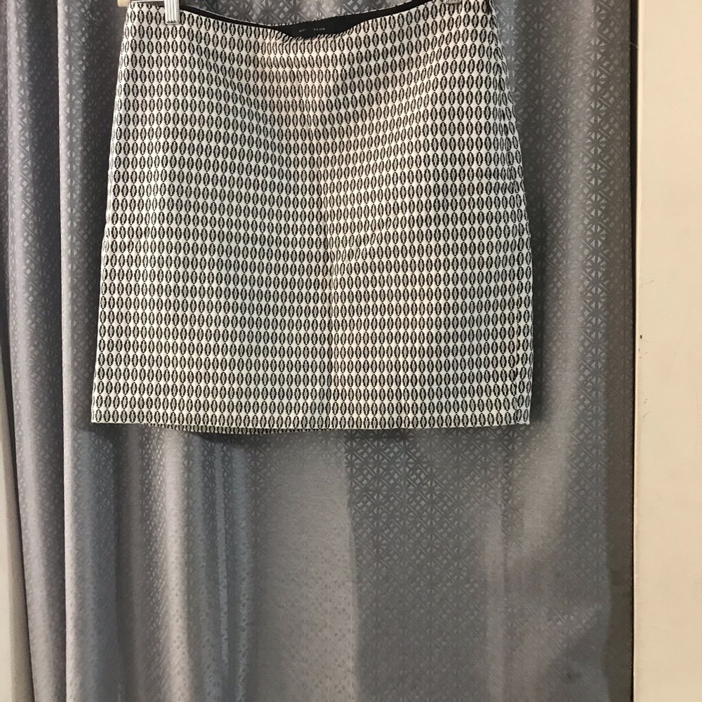 3/$15 Ann Taylor Skirt lined fits beautiful